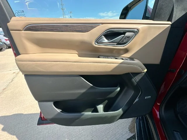 Used 2022 Red Chevrolet Premier image 33