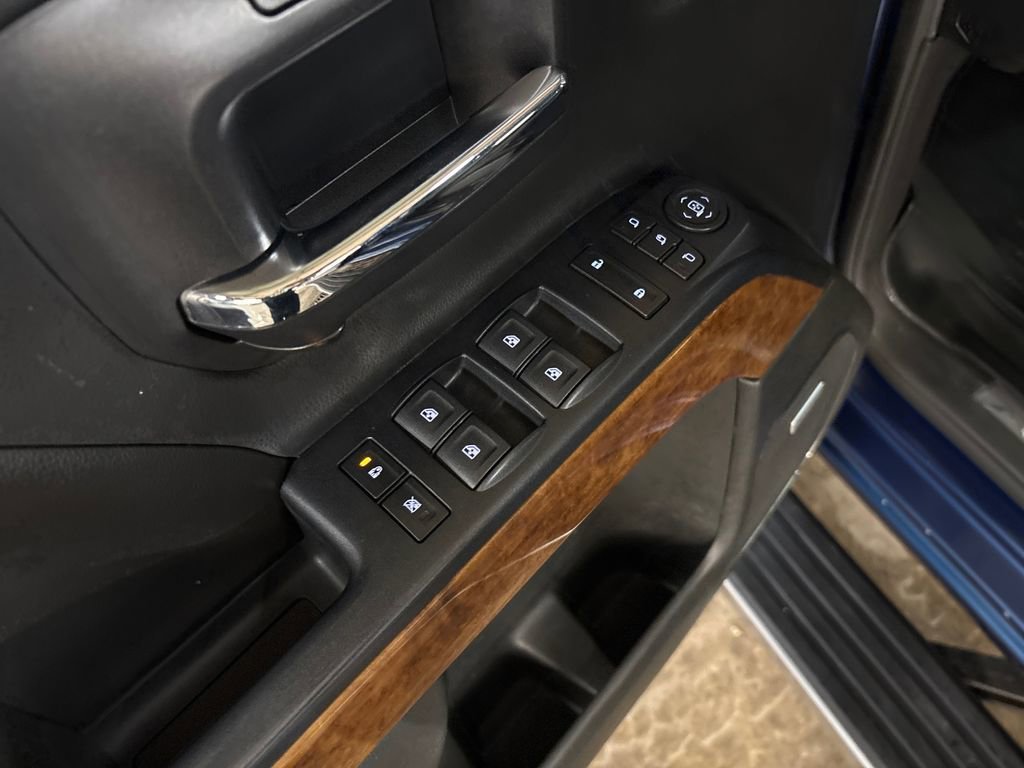 Used 2017 DEEP OCEAN BLUE METALLIC Chevrolet High Country image 16