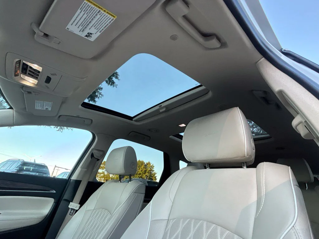 Used 2023 White Buick Avenir image 22