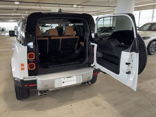 2024 Land Rover Defender SE - Photo 13