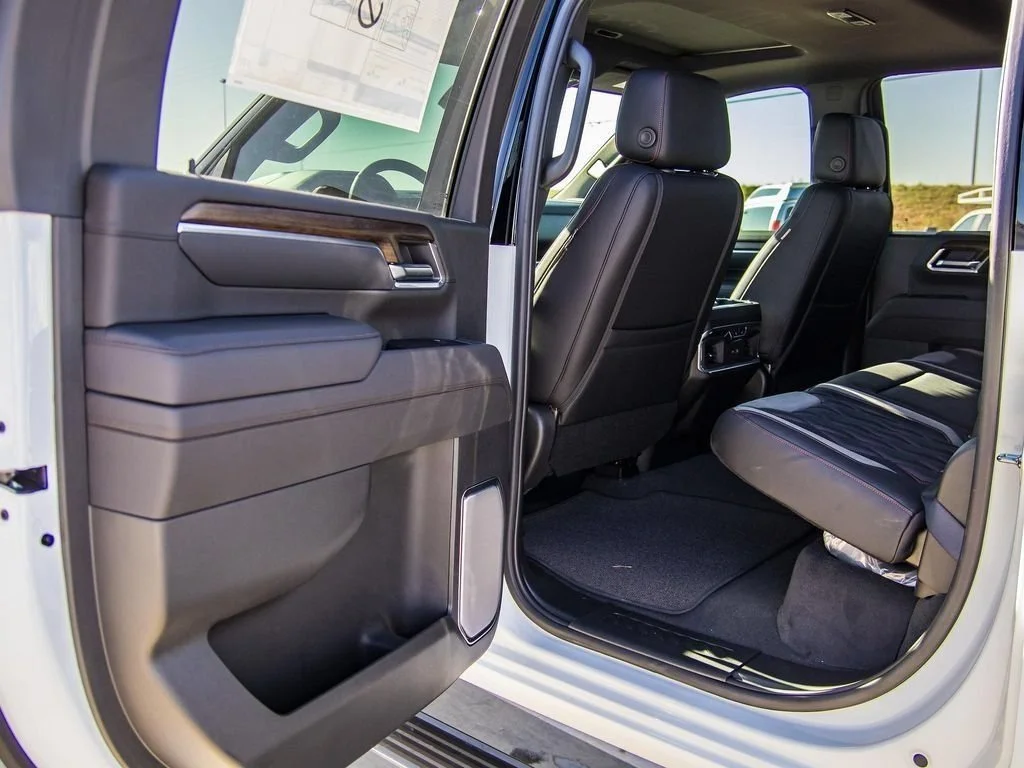 2025 Chevrolet Silverado 3500 HD High Country - Photo 35