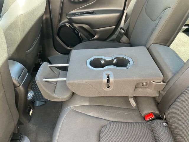 Used 2018 Jetset Blue Jeep Latitude image 34