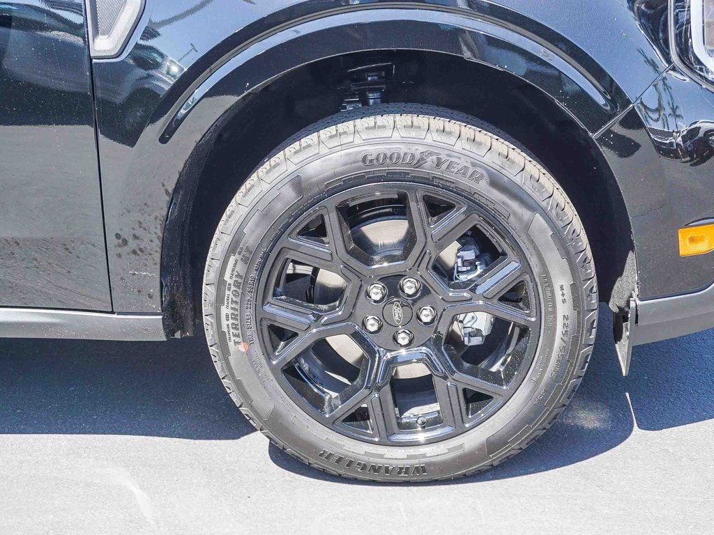 New 2025 Shadow Black Ford Lariat image 11