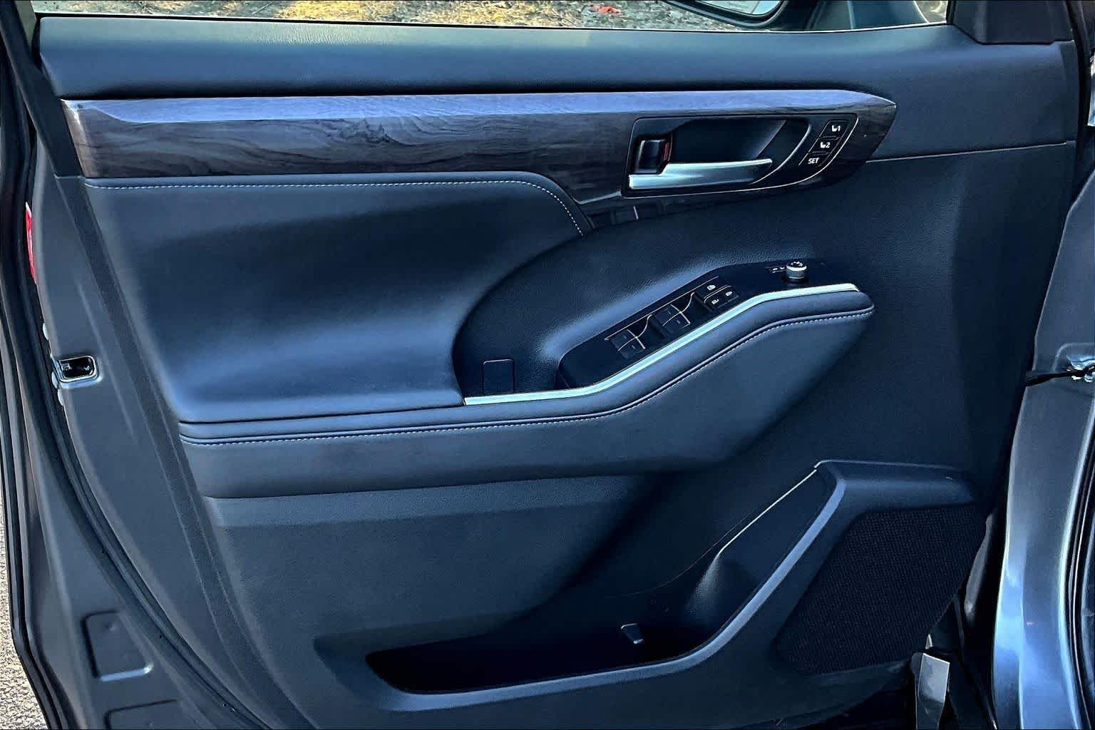 2023 Toyota Highlander Platinum - Photo 21