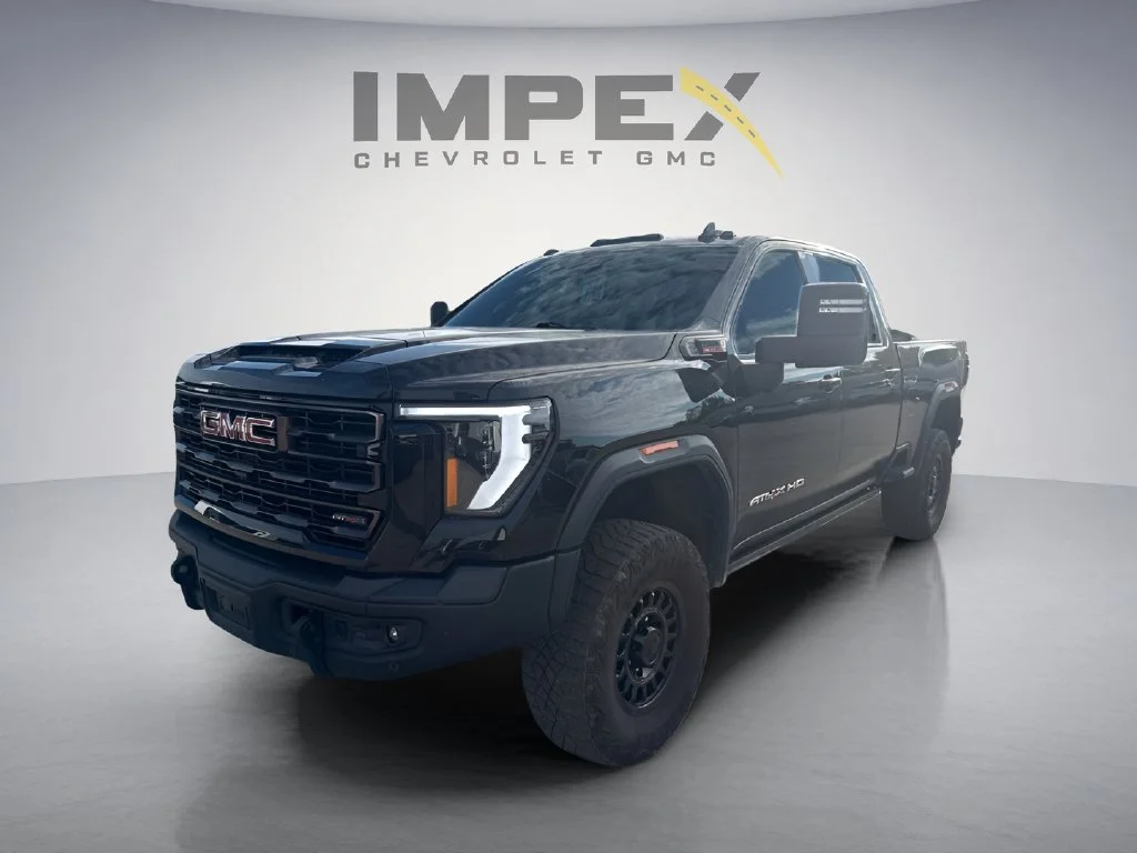 Used 2024  GMC AT4X image 1