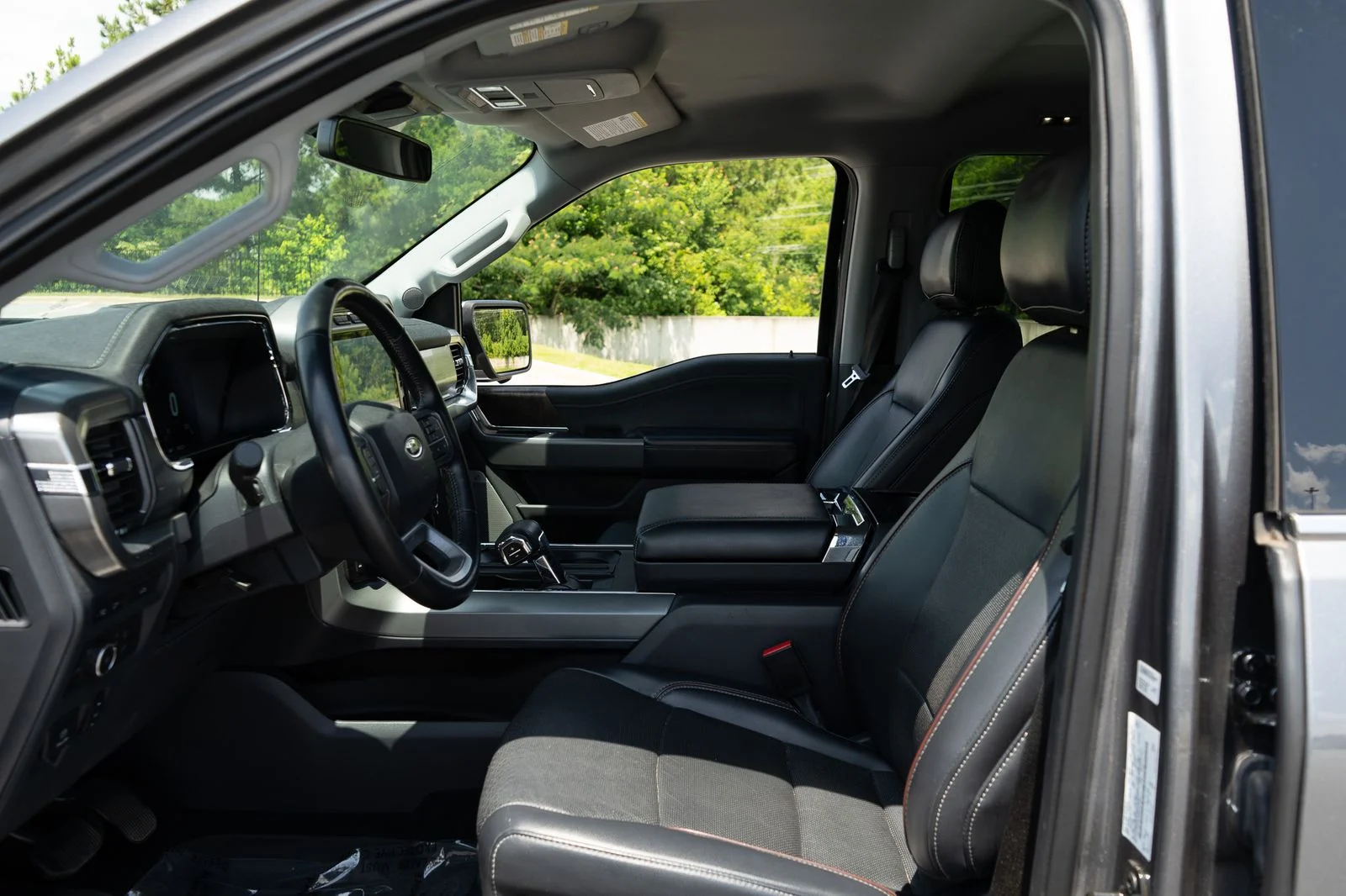 Used 2021 Gray Metallic Ford Lariat image 14