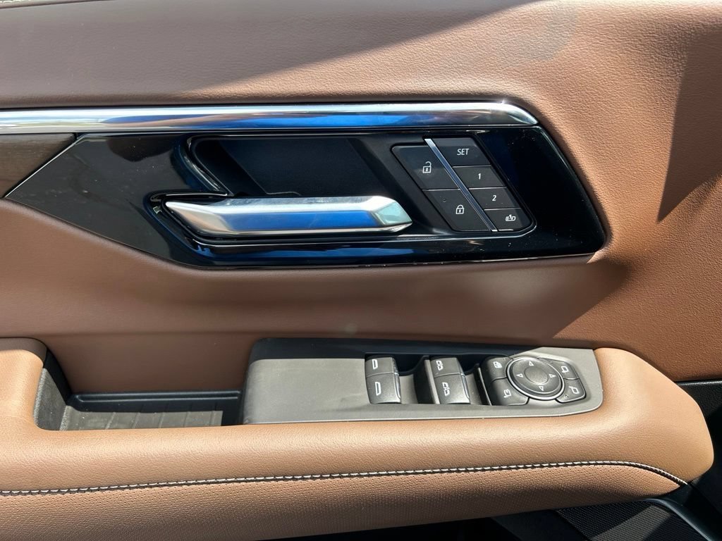 2026 Chevrolet Suburban High Country - Photo 16