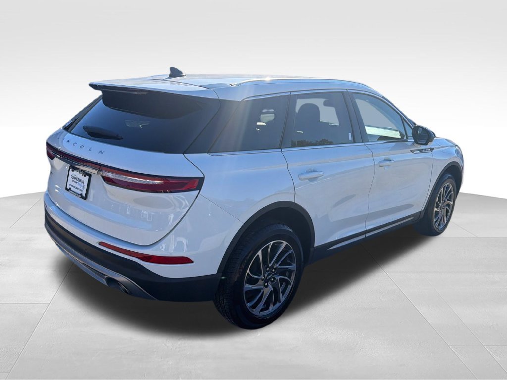 Used 2022 White Lincoln Standard image 5