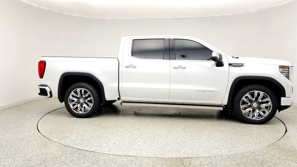 Used 2023 White Frost Tricoat GMC 4WD Crew Cab 147