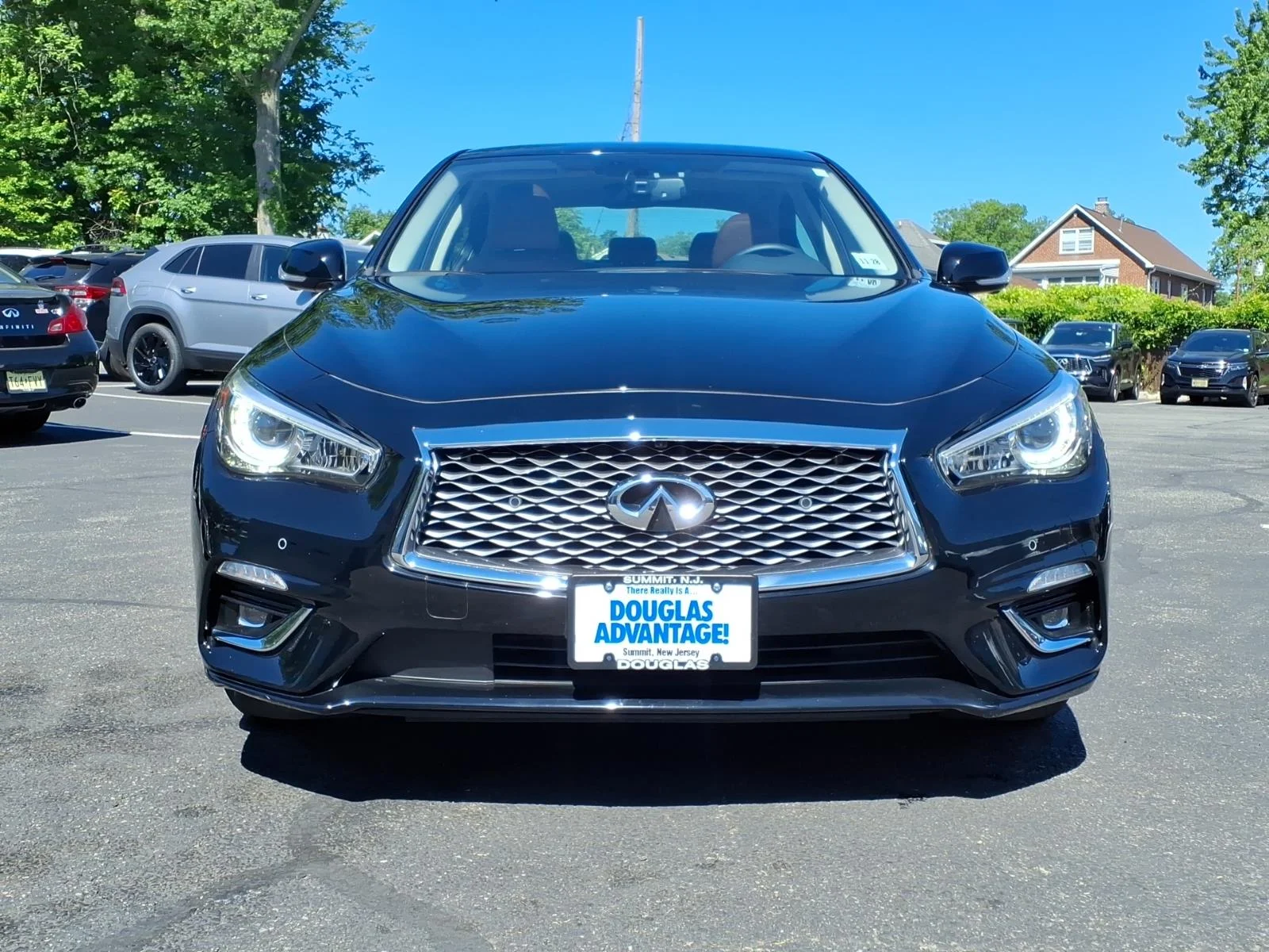 Certified Used 2023 Black INFINITI LUXE image 3