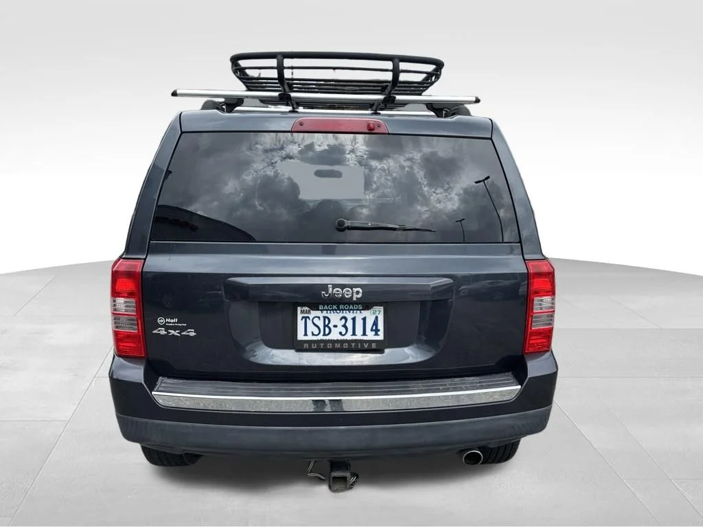 Used 2014 Gray Jeep Sport image 5