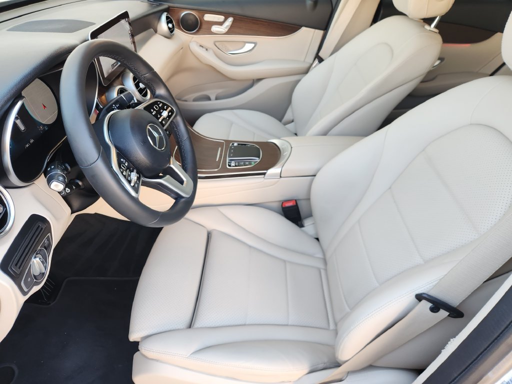 Used 2022  Mercedes-Benz GLC 300 image 13