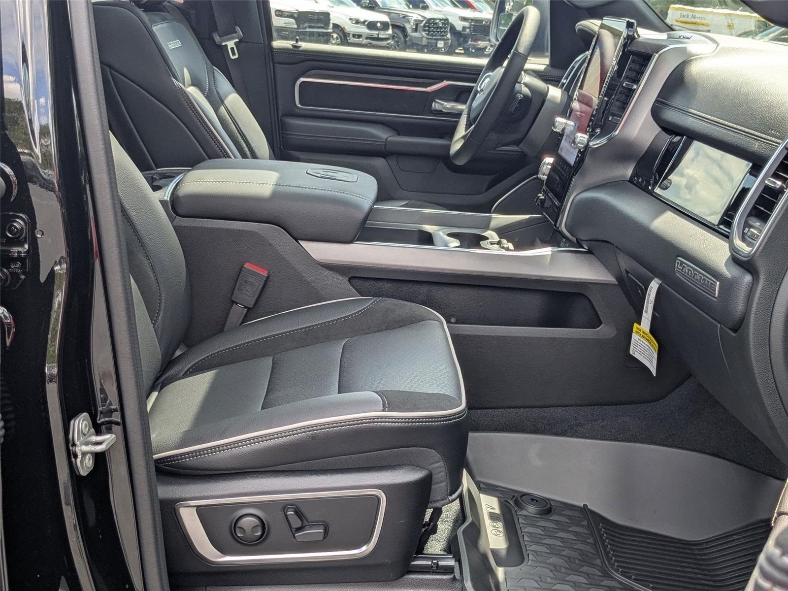 2026 RAM 1500 Laramie - Photo 19