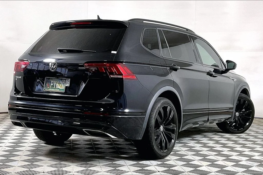 Used 2021  Volkswagen 2.0T SE R-Line Black image 10
