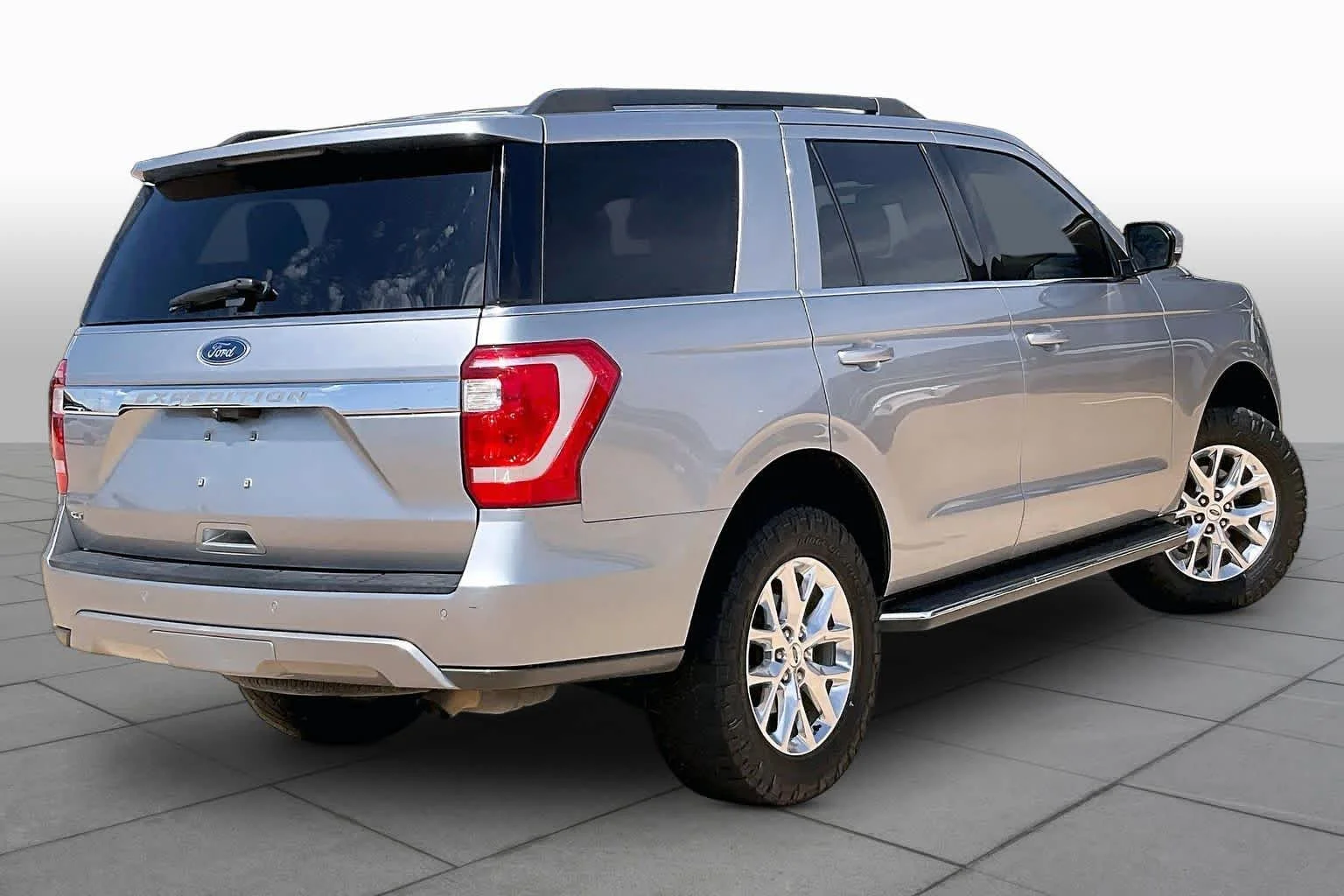 Used 2020 Iconic Silver Ford XLT image 14