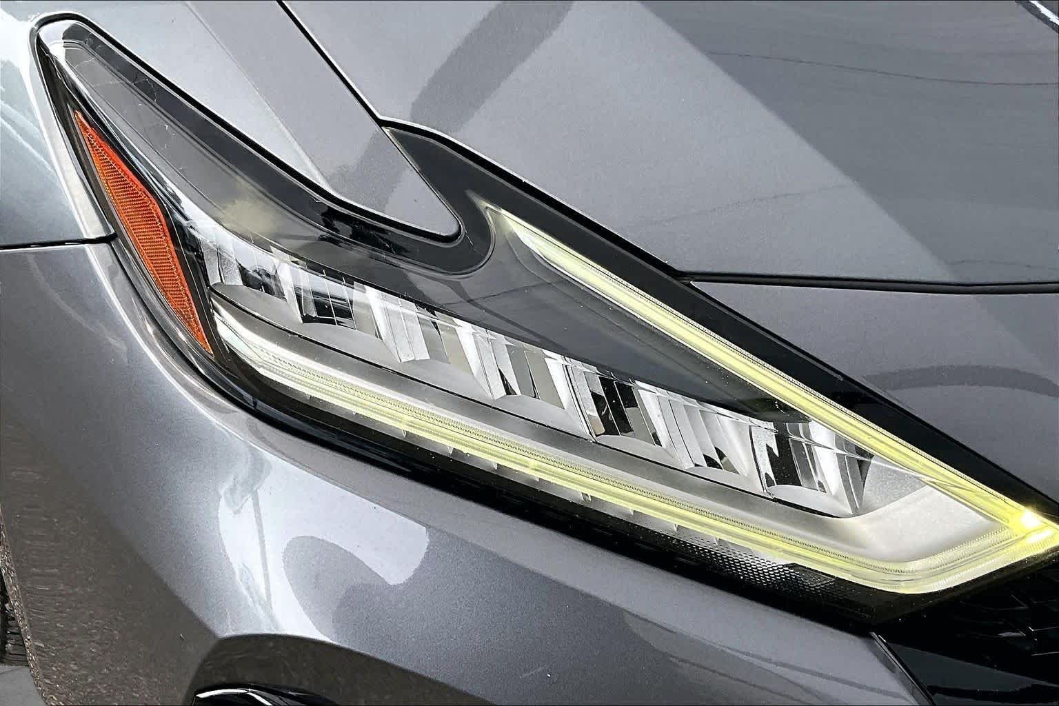Used 2020 Gun Metallic Nissan SV image 27