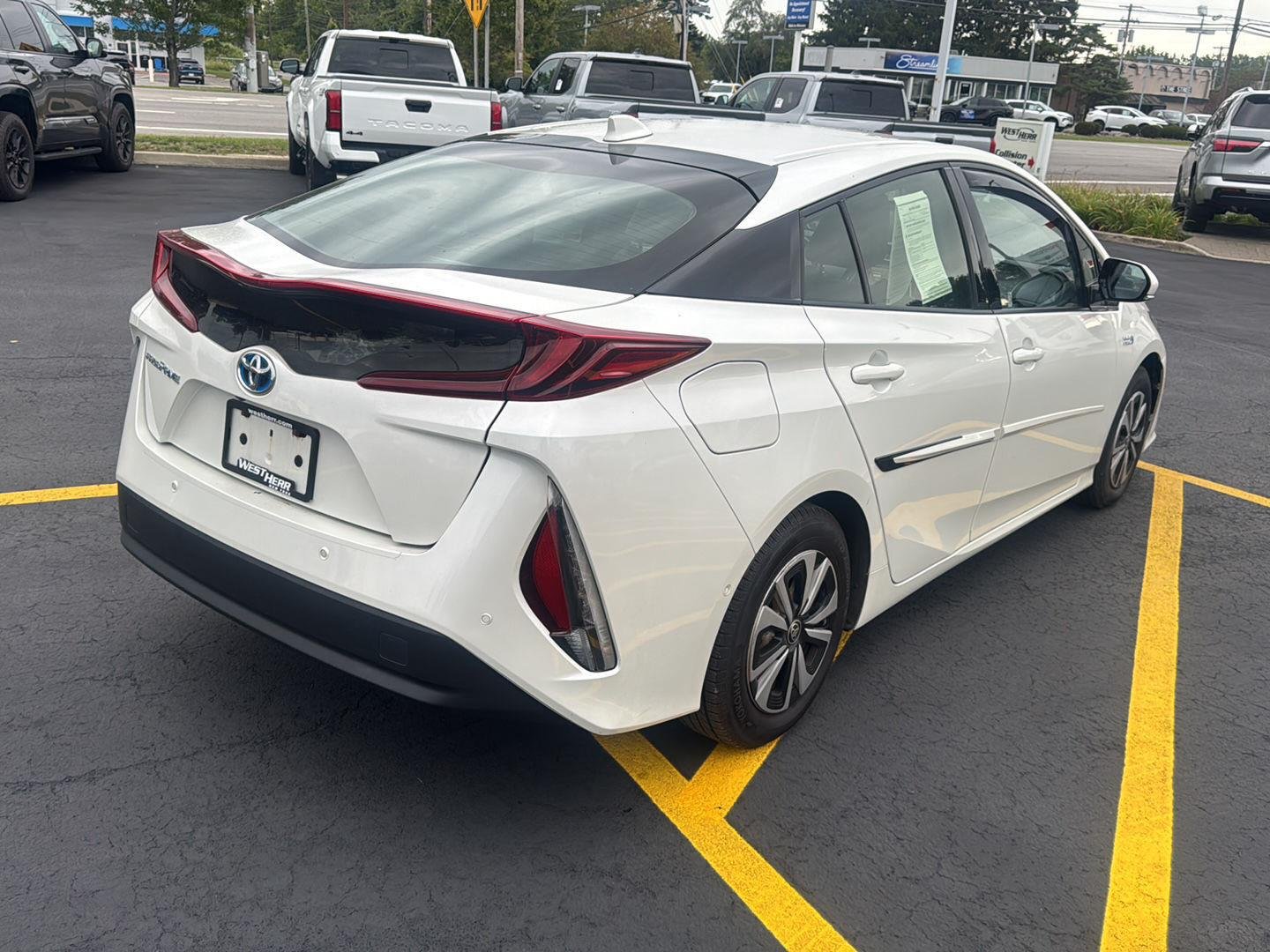 Used 2017 Blizzard Pearl Toyota Advanced image 6
