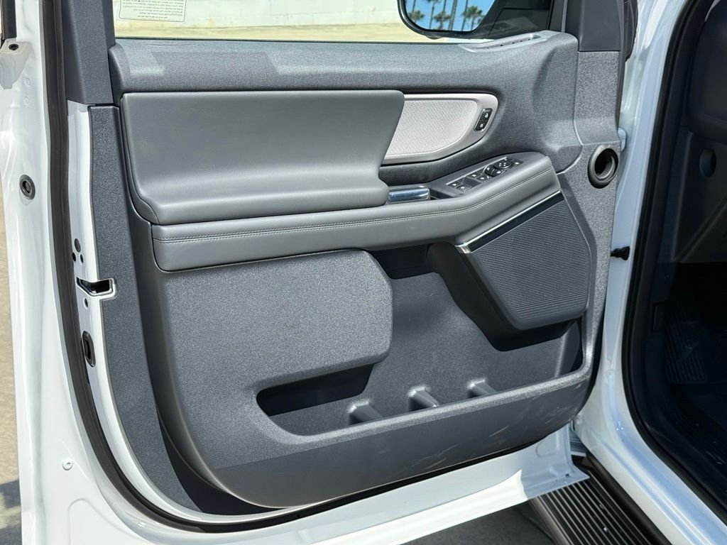 New 2027 Star White Metallic Tri-Coat Ford MAX Active image 14