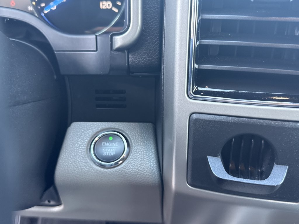 Used 2018 Ruby Red Metallic Ford Lariat image 22