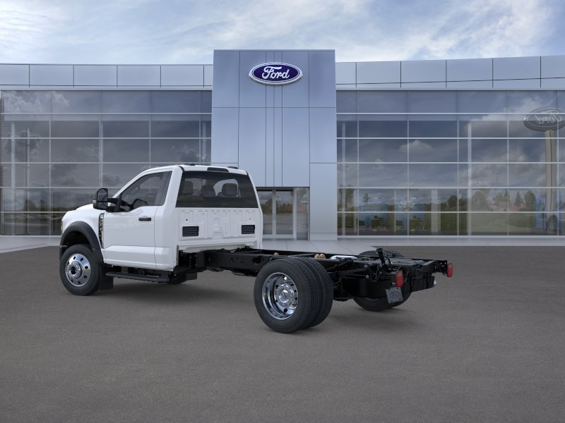 New 2026 Oxford White Ford F-550® XLT image 4