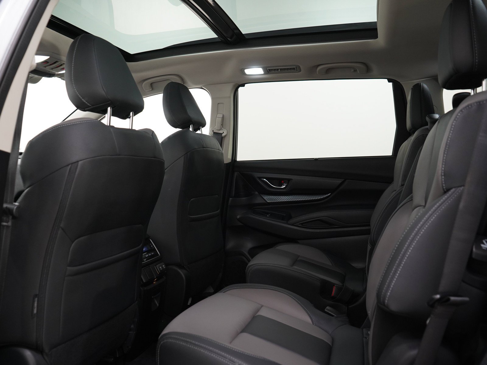 Used 2022 Ice Silver Metallic Subaru Onyx Edition image 20