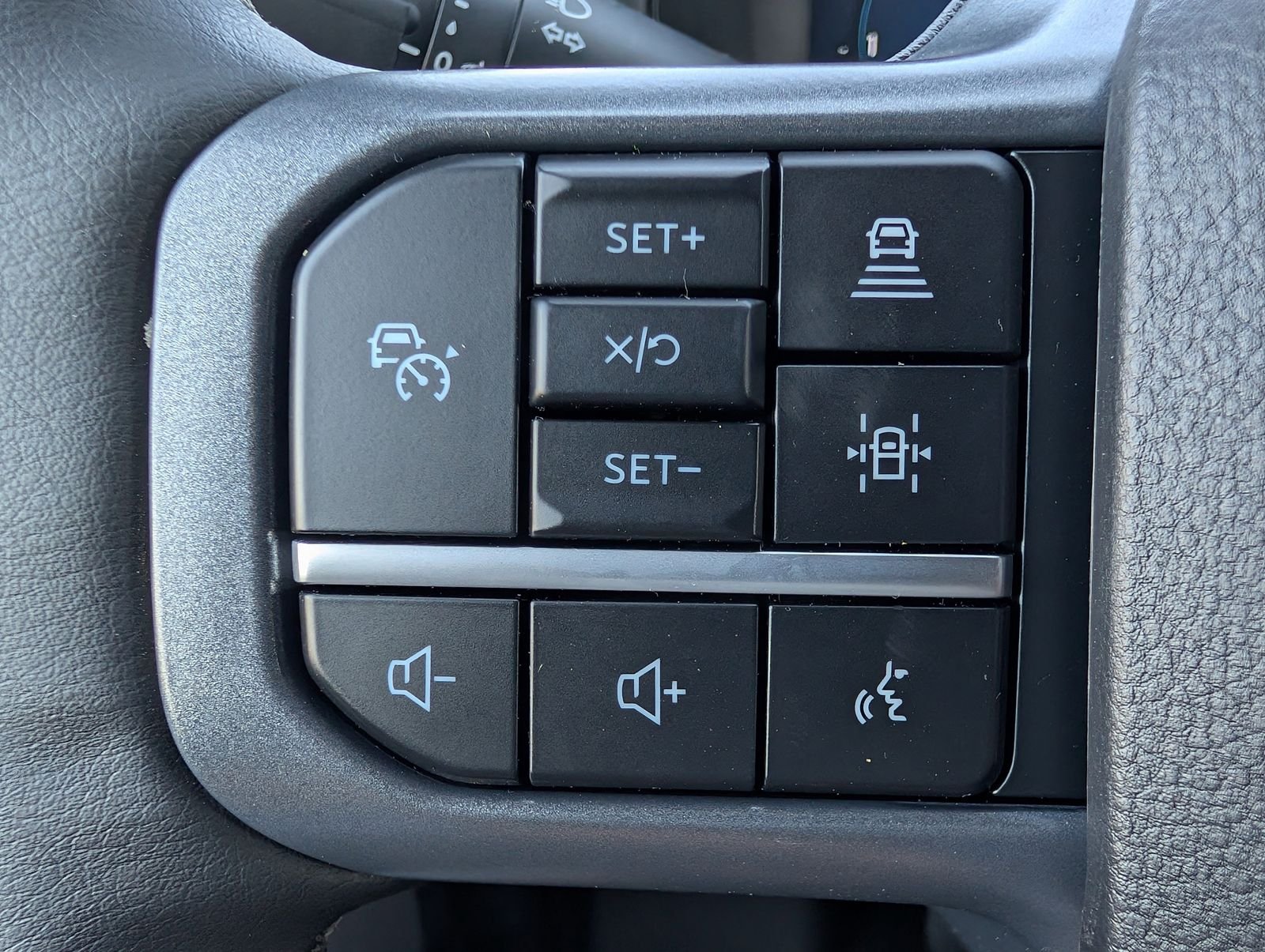 New 2026 Carbonized Gray Metallic Ford Lariat image 22