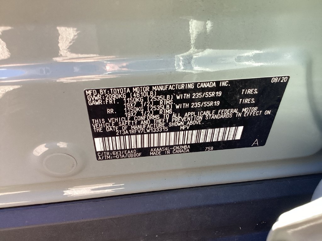 Used 2020  Toyota XLE Premium image 20