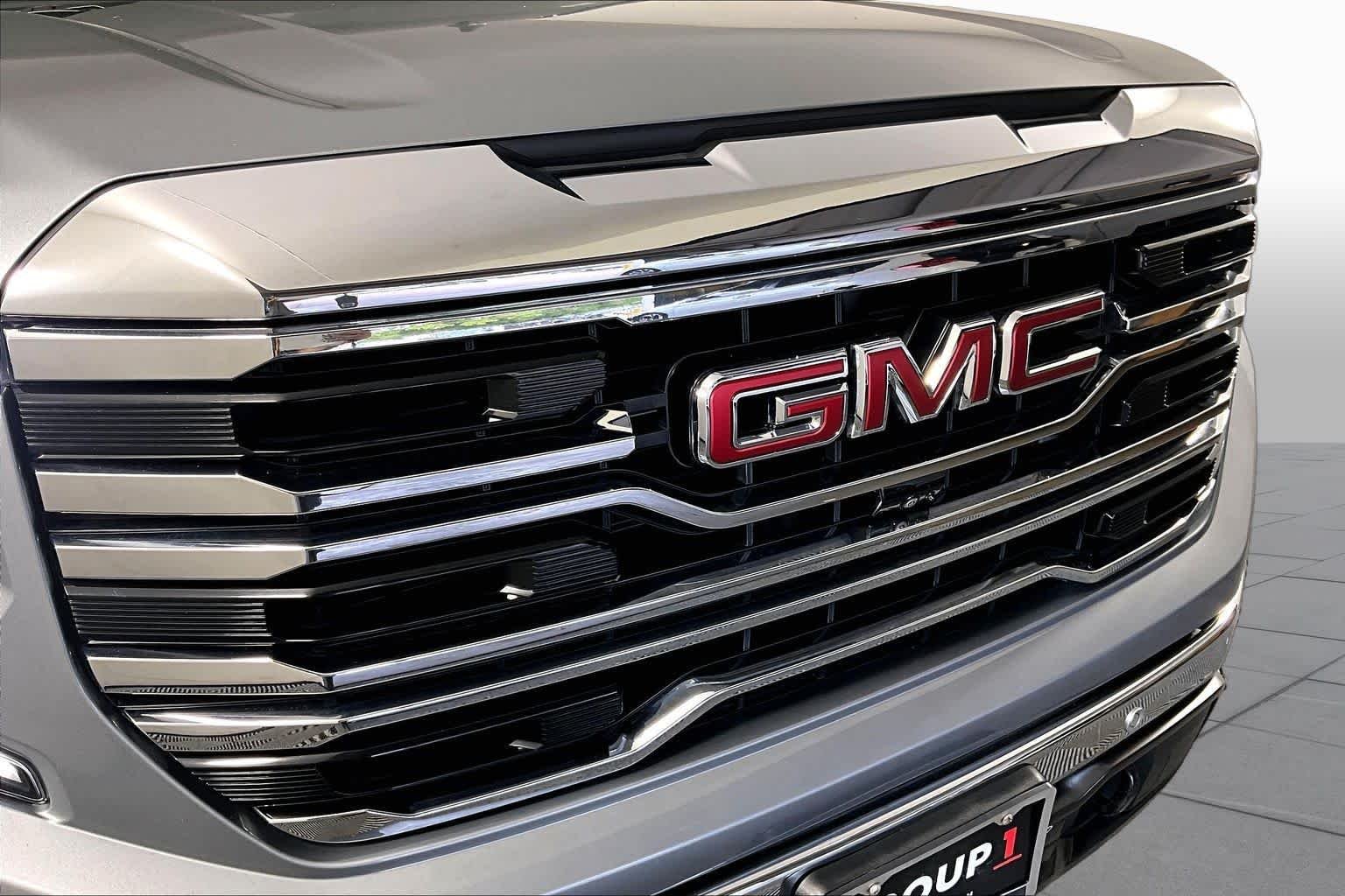 Used 2023 Sterling Metallic GMC SLT image 29