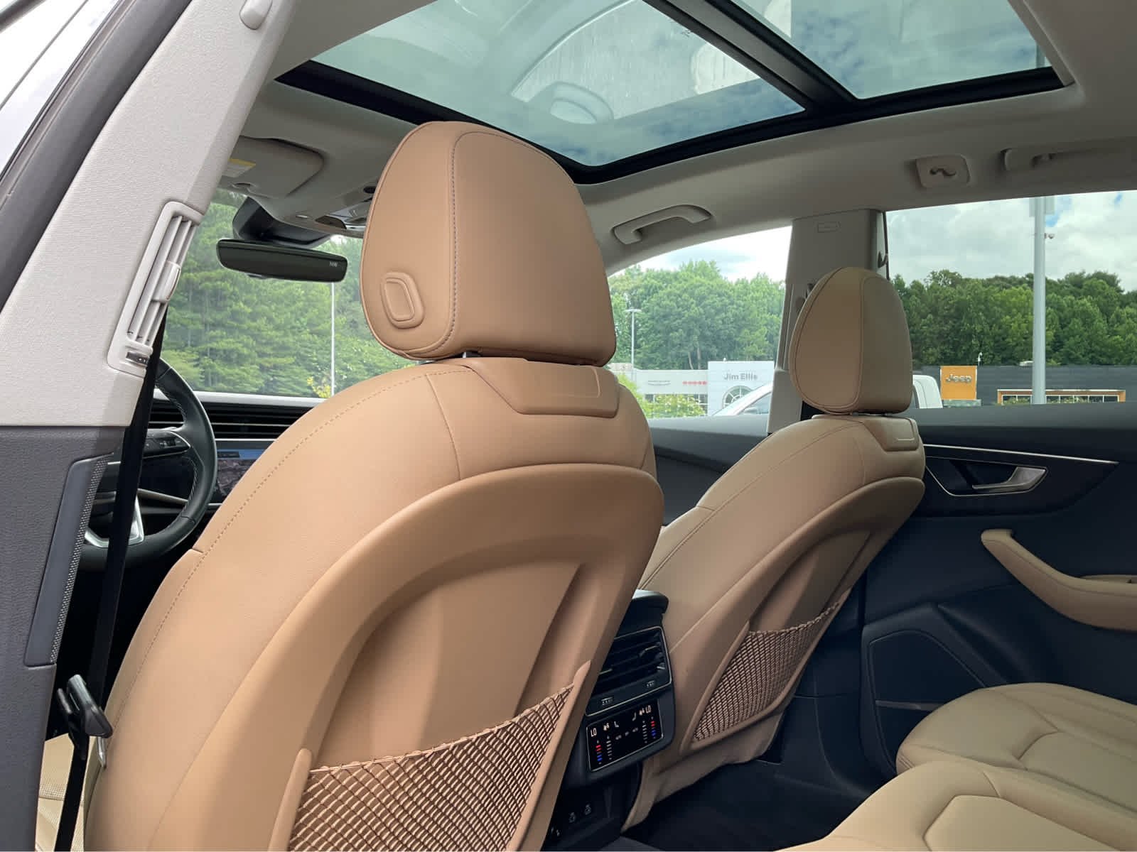 Used 2025  Audi Premium Plus image 27