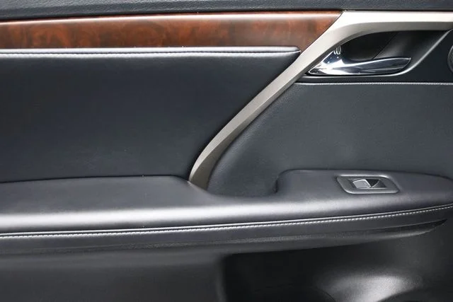Used 2021 White Lexus 350 image 10