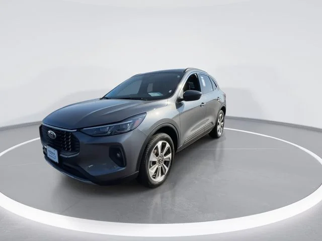 Used 2025  Ford Platinum image 4