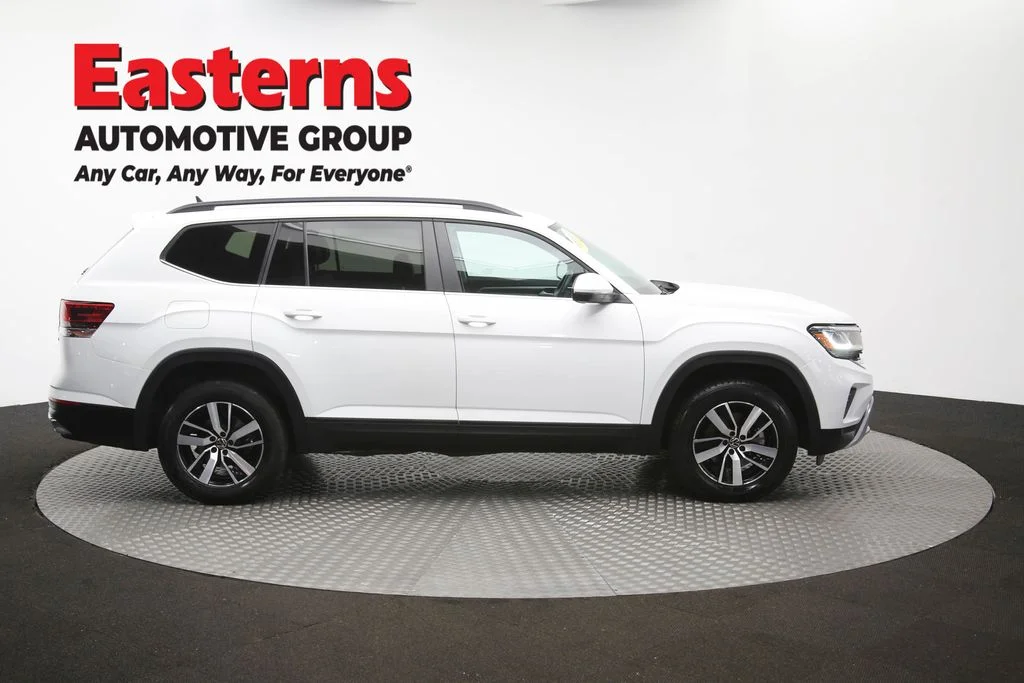 Used 2022 White Volkswagen 2.0T SE image 45
