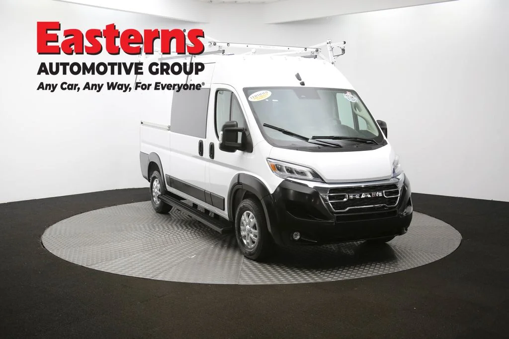 Used 2025 White Ram Base image 51