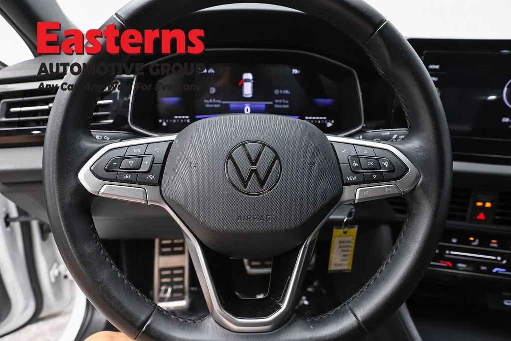 Used 2025 White Volkswagen 1.5T Sport image 10