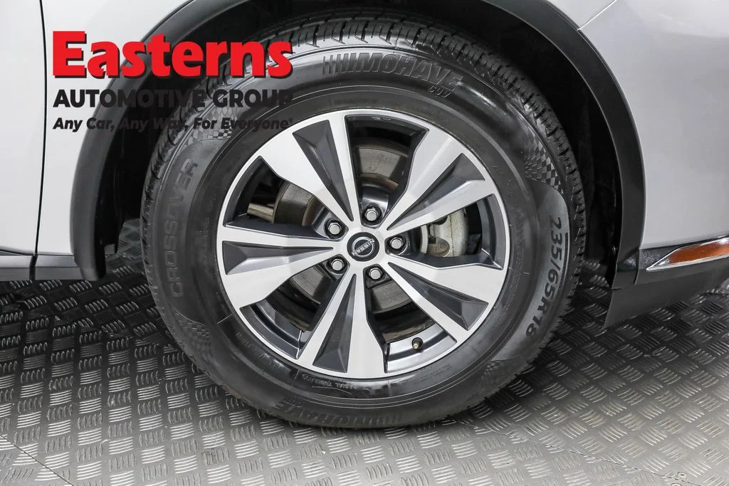Used 2023 Silver Nissan SV image 29