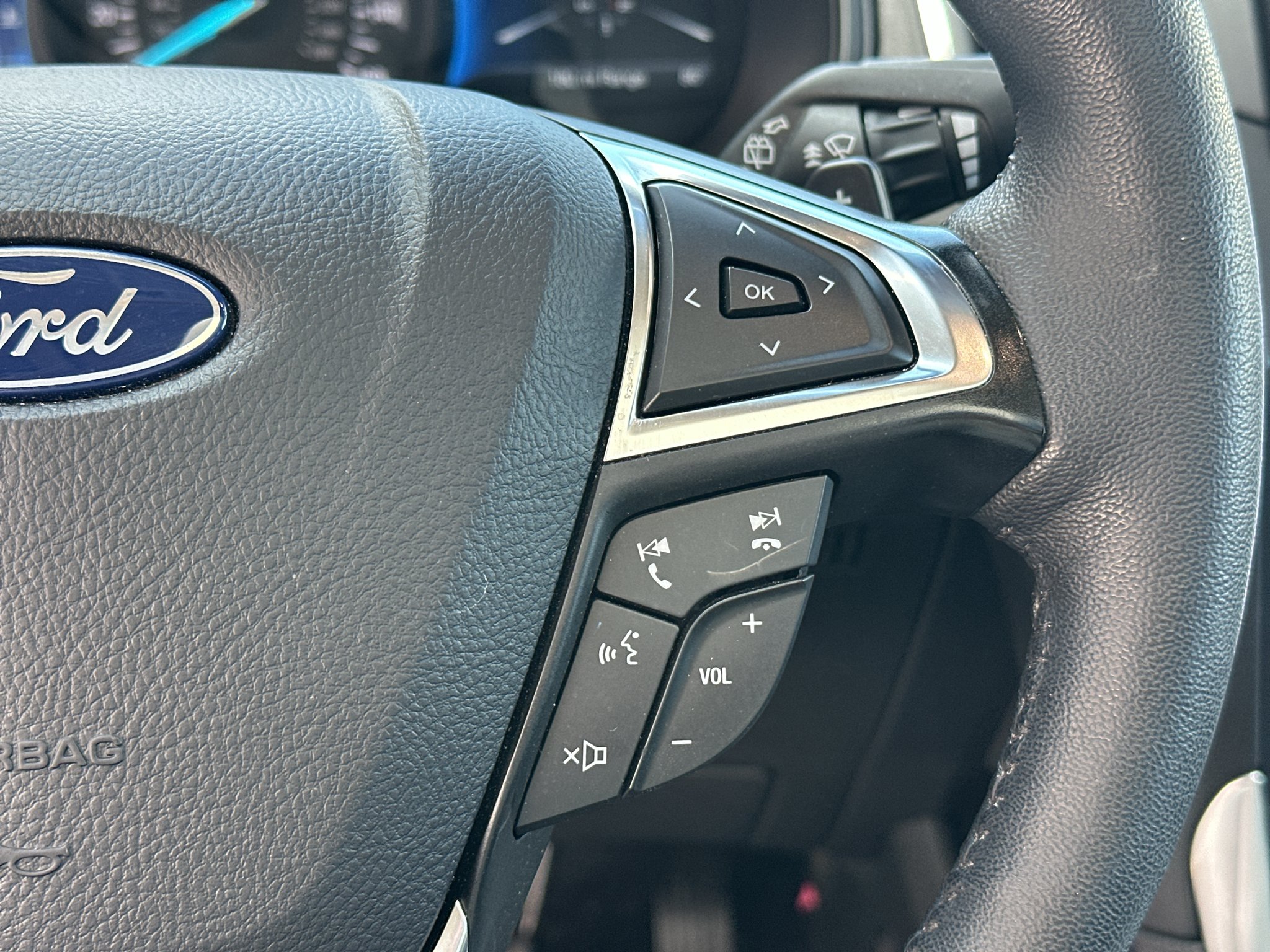 Used 2024 Star White Metallic Tri-Coat Ford Titanium image 19