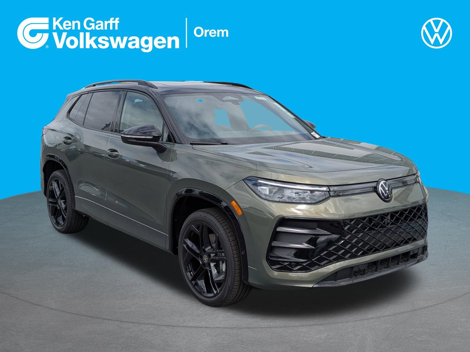 2026 Volkswagen Tiguan 2.0T SE R-Line Black 4Motion's photo