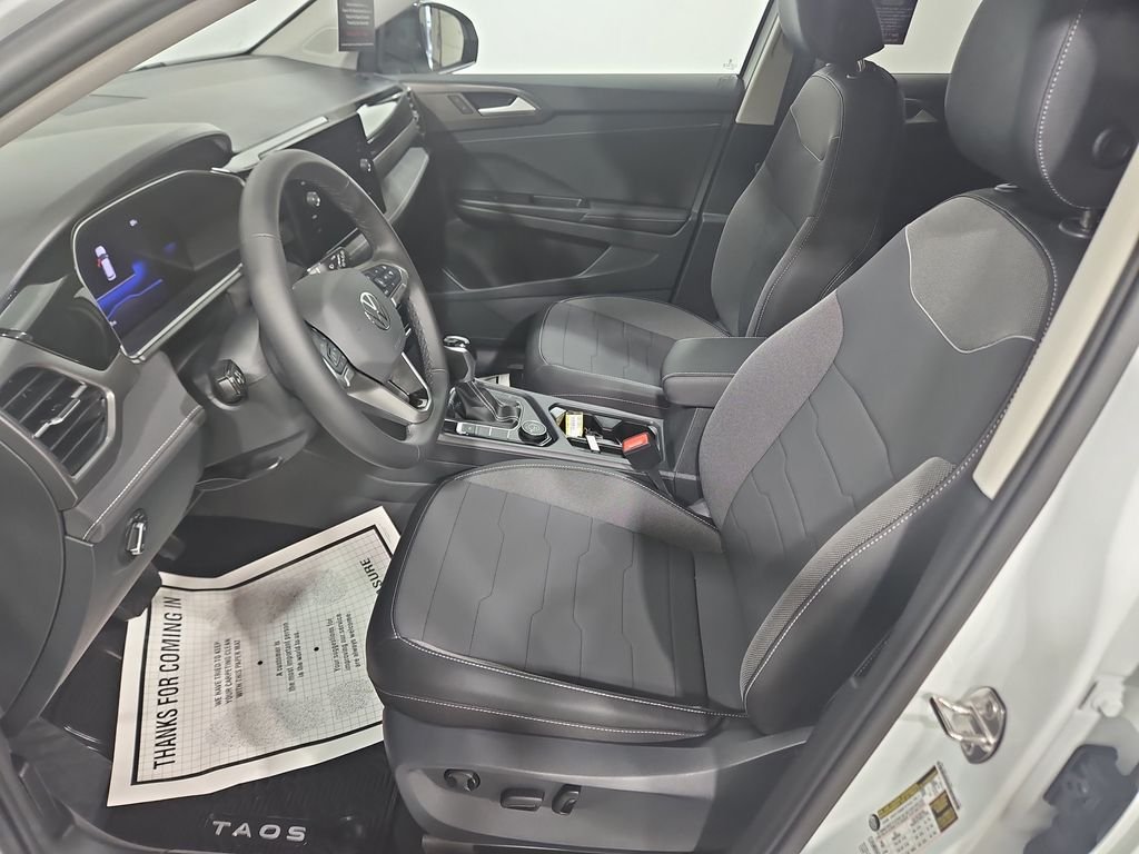 2026 Volkswagen Taos SE Black - Photo 9