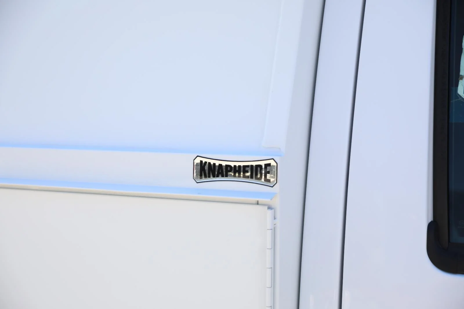 New 2026 Oxford White Ford E-350 SRW image 8