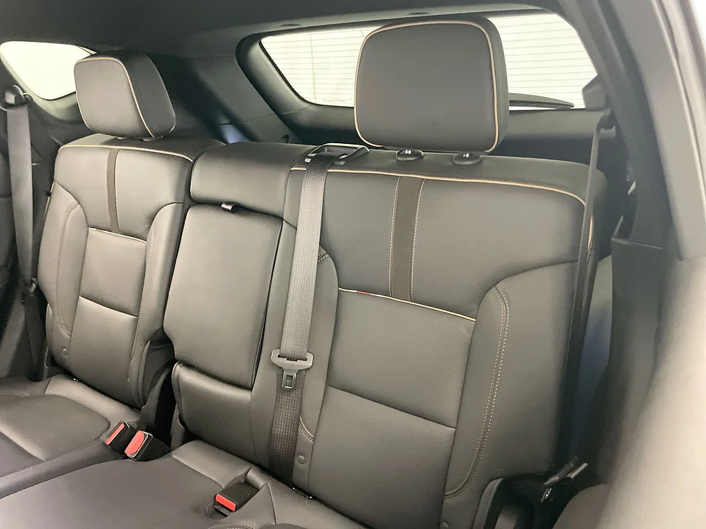 Used 2023 Black Chevrolet Premier image 25