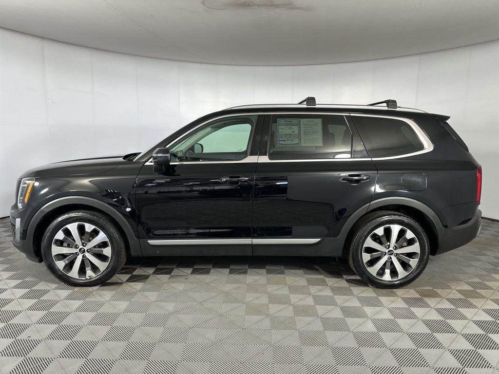 Used 2021 Ebony Black Kia S image 18