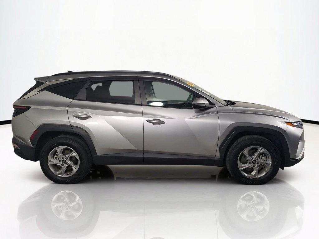Used 2023 Silver Hyundai SEL image 4
