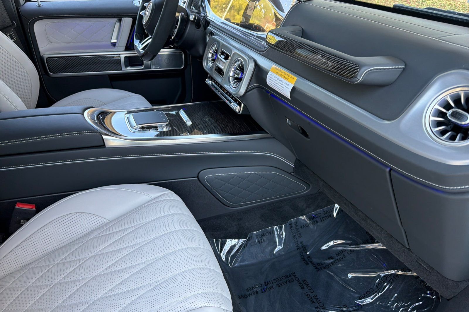 New 2027 MANUFAKTUR Moonlight White Metallic Mercedes-Benz G 63 AMG® image 16