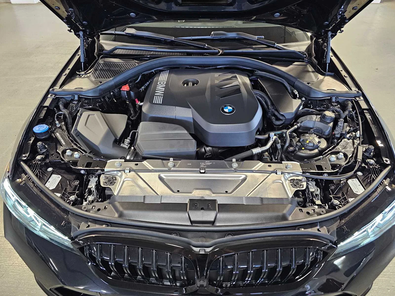 New 2026 Black Sapphire Metallic BMW 330i xDrive image 9