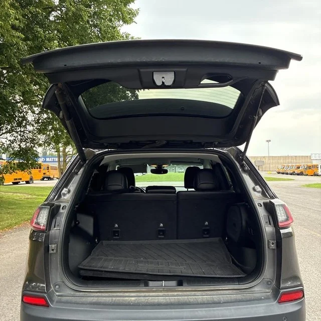Used 2019 Gray Jeep Limited image 15