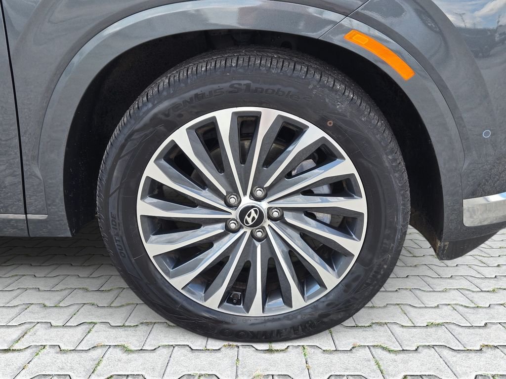 Used 2025 Gray Hyundai Calligraphy image 3