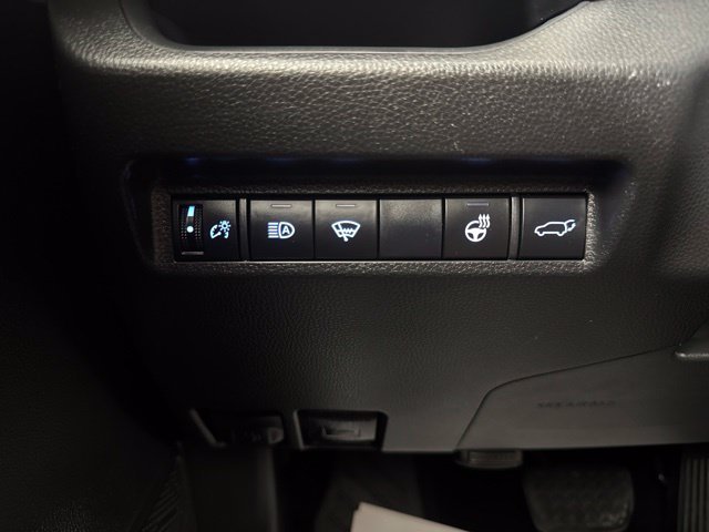 Used 2019 Silver Toyota XLE Premium image 20