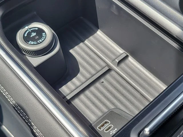 New 2027 Gray Metallic Ford Platinum image 30