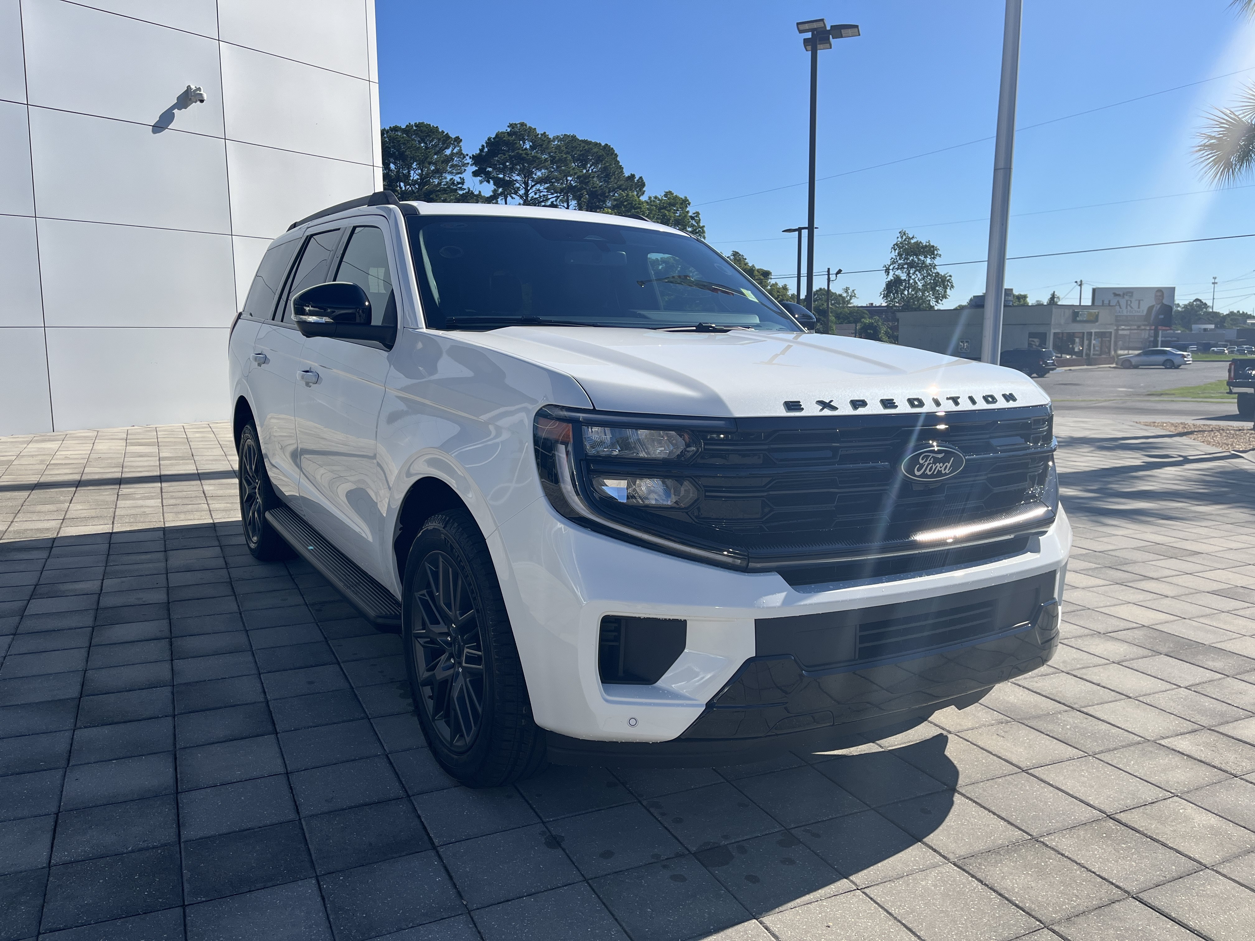 New 2026 Star White Metallic Tri-Coat Ford Platinum® image 8
