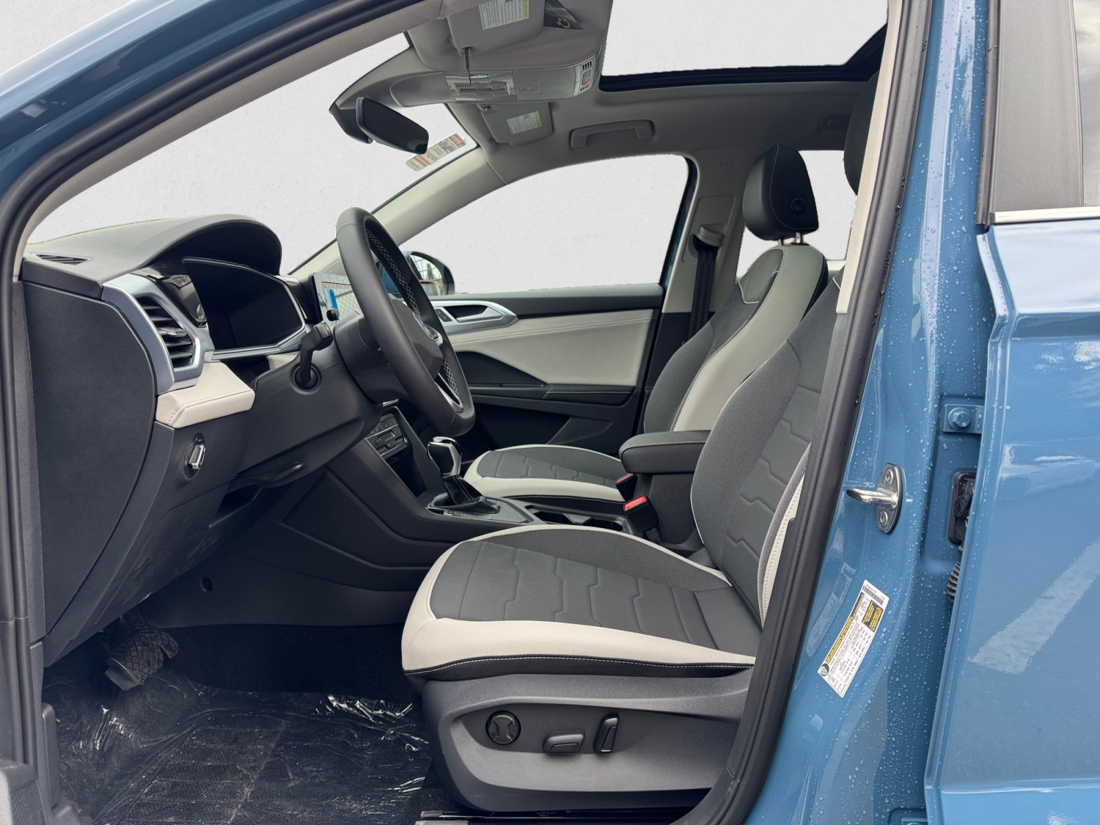 New 2026 Blue Volkswagen SE image 9